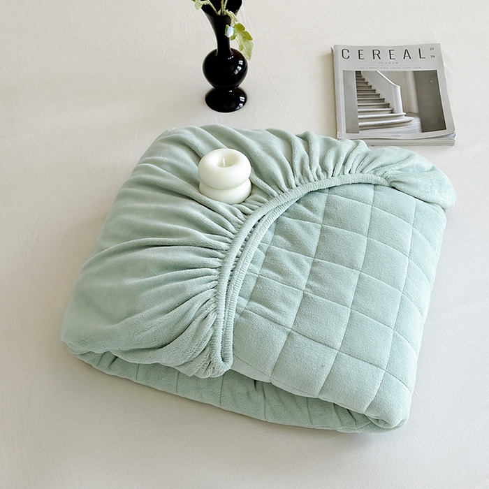 91家纺网 家纺一手货源 找家纺 寝柔家纺 2025新款冬季纯色消光加厚牛奶绒夹棉床笠 绿色