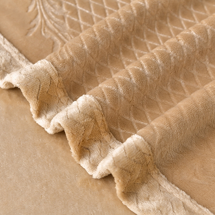 91家纺网 家纺一手货源 找家纺 星窝 2025新款高克重直播爆款纯色欧式雕花绒牛奶绒四件套 富贵花开奶咖