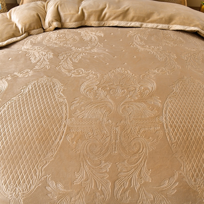 91家纺网 家纺一手货源 找家纺 星窝 2025新款高克重直播爆款纯色欧式雕花绒牛奶绒四件套 富贵花开奶咖