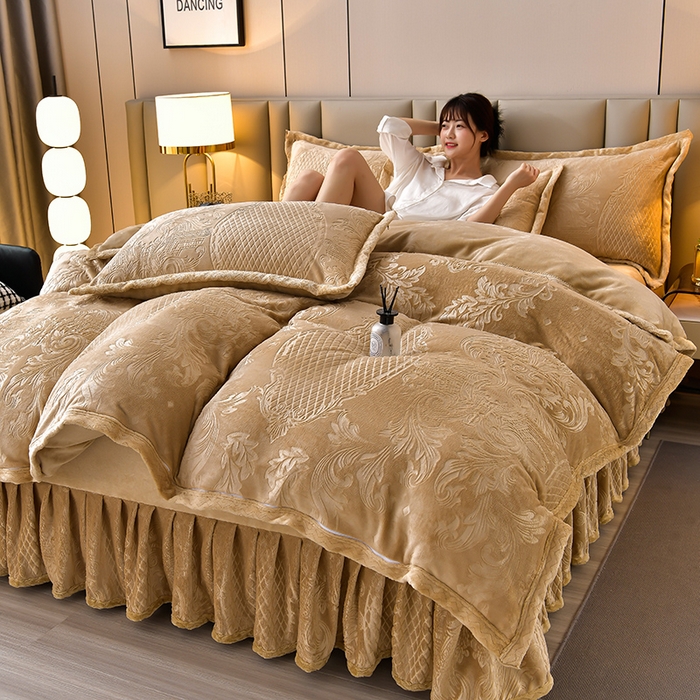 91家纺网 家纺一手货源 找家纺 星窝 2025新款高克重直播爆款纯色欧式雕花绒牛奶绒四件套 富贵花开奶咖