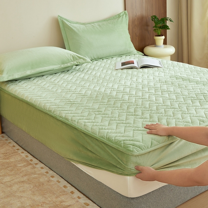 91家纺网 家纺一手货源 找家纺 寝柔家纺 2025新款秋冬超柔宝宝绒加厚夹棉床笠 薄荷绿