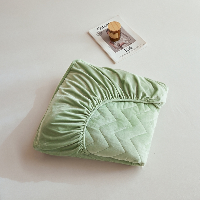 91家纺网 家纺一手货源 找家纺 寝柔家纺 2025新款秋冬超柔宝宝绒加厚夹棉床笠 薄荷绿