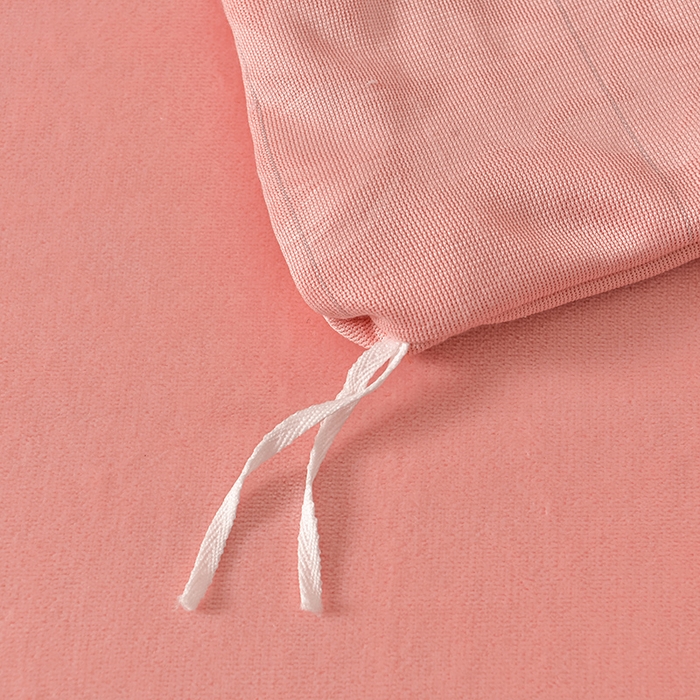 91家纺网 家纺一手货源 找家纺 星窝 2025新款高克重直播爆款纯色欧式雕花绒牛奶绒四件套 富贵花开浅粉