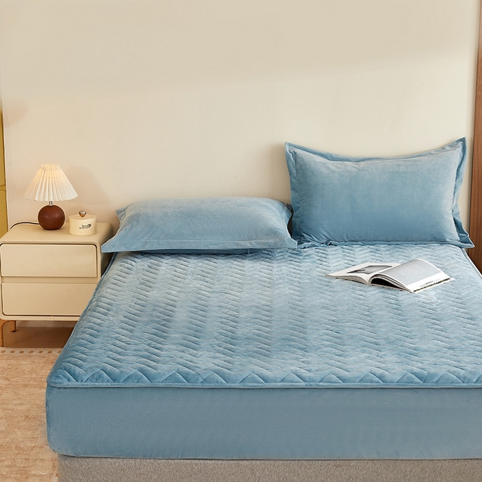 91家纺网 家纺一手货源 找家纺 寝柔家纺 2025新款秋冬超柔宝宝绒加厚夹棉床笠 宾利蓝