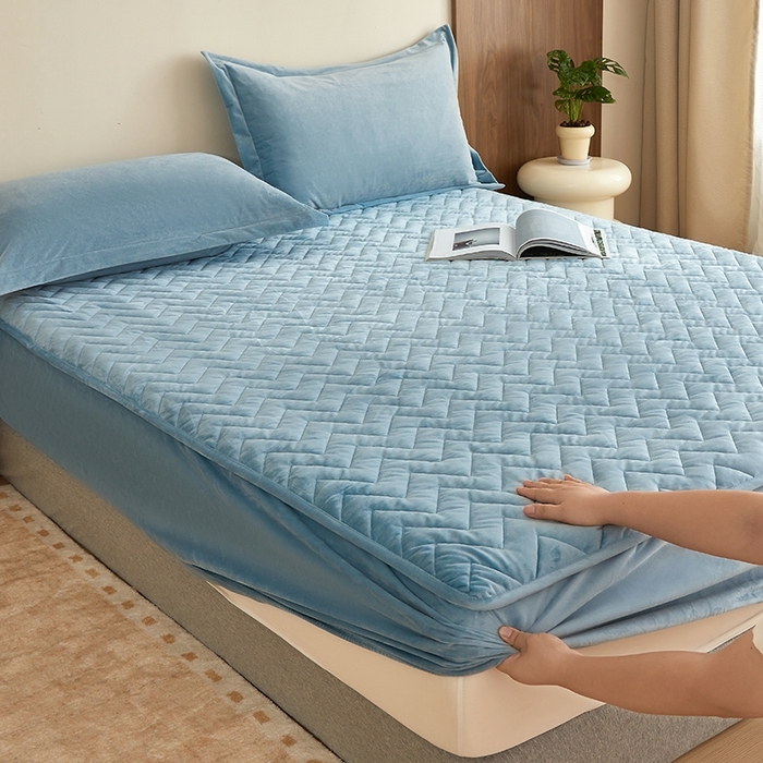 91家纺网 家纺一手货源 找家纺 寝柔家纺 2025新款秋冬超柔宝宝绒加厚夹棉床笠 宾利蓝