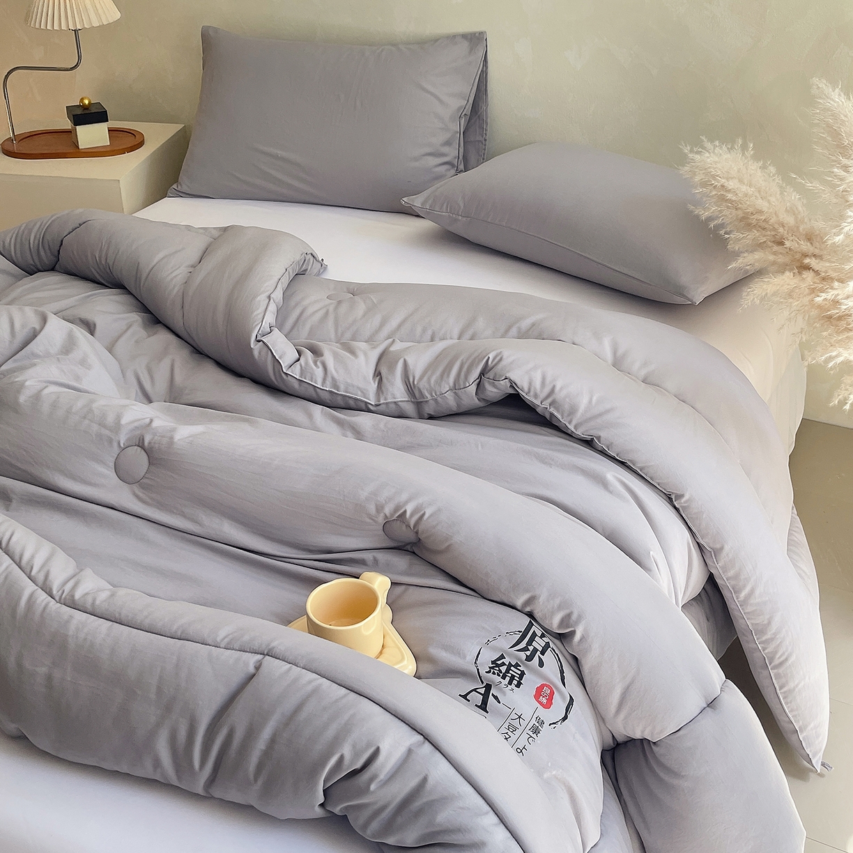 91家纺网 家纺一手货源 找家纺 宝士康家纺 2025新款简约纯色水洗棉原棉冬被 原棉-灰