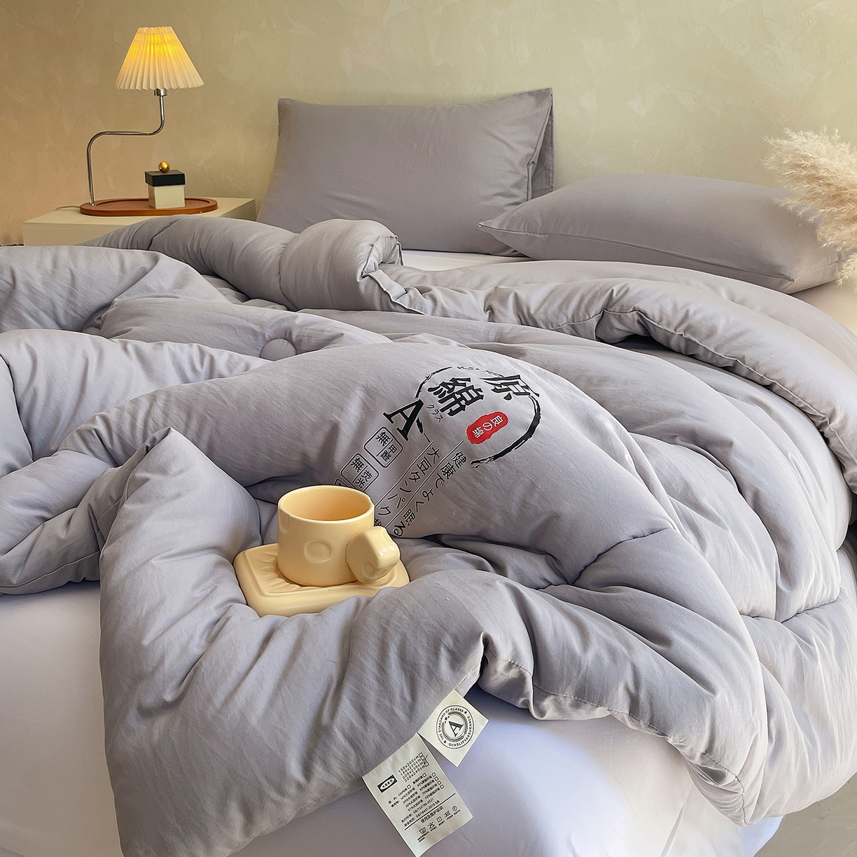 91家纺网 家纺一手货源 找家纺 宝士康家纺 2025新款简约纯色水洗棉原棉冬被 原棉-灰