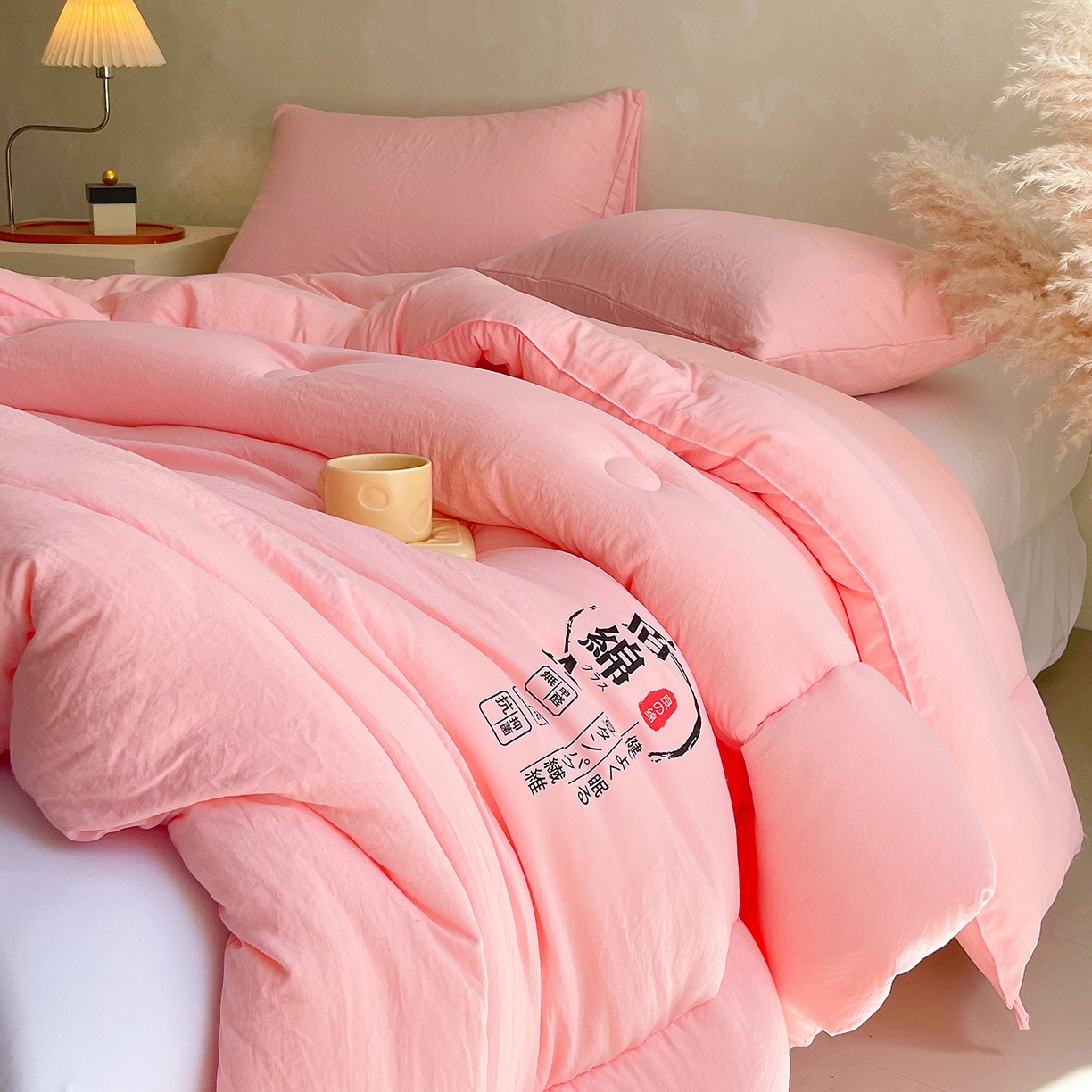 91家纺网 家纺一手货源 找家纺 宝士康家纺 2025新款简约纯色水洗棉原棉冬被 原棉-粉