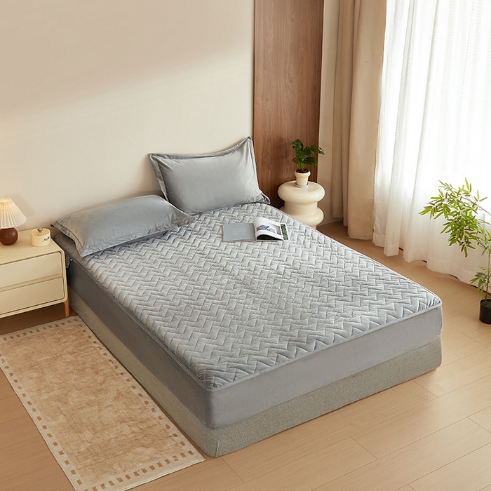 91家纺网 家纺一手货源 找家纺 寝柔家纺 2025新款秋冬超柔宝宝绒加厚夹棉床笠 气质灰