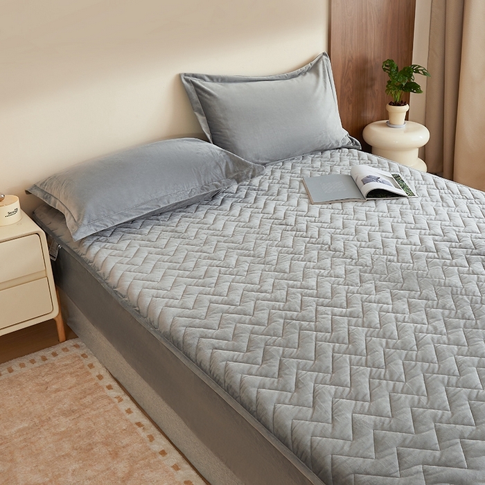 91家纺网 家纺一手货源 找家纺 寝柔家纺 2025新款秋冬超柔宝宝绒加厚夹棉床笠 气质灰