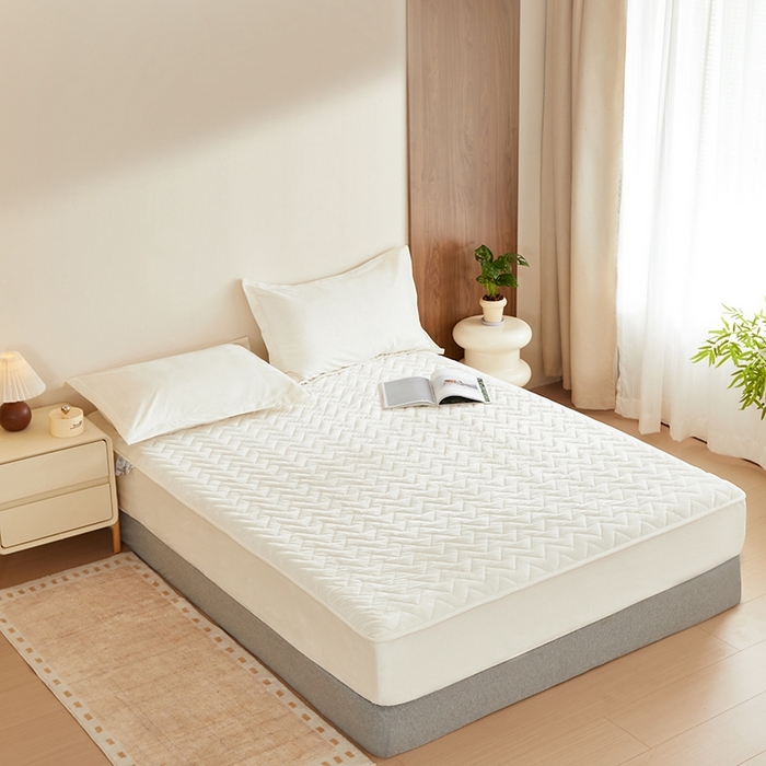 91家纺网 家纺一手货源 找家纺 寝柔家纺 2025新款秋冬超柔宝宝绒加厚夹棉床笠 珍珠白