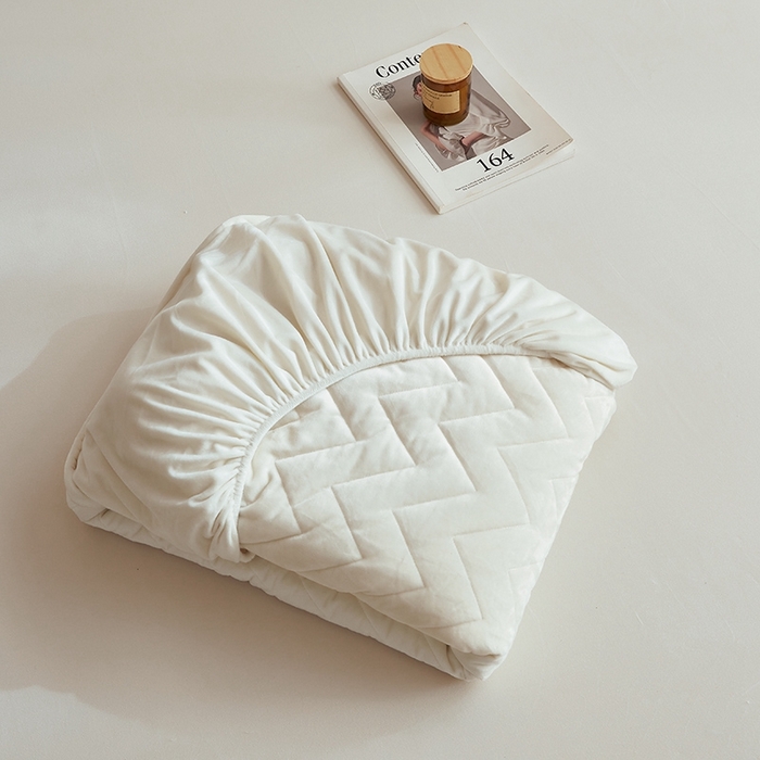 91家纺网 家纺一手货源 找家纺 寝柔家纺 2025新款秋冬超柔宝宝绒加厚夹棉床笠 珍珠白