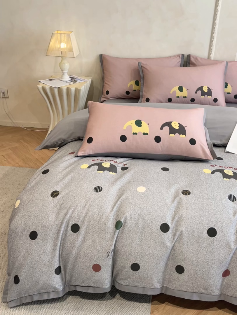 91家纺网 家纺一手货源 找家纺 （总）柏薇 2025新款秋冬新品全棉磨毛印花高定工艺款四件套