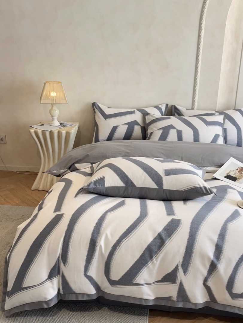 91家纺网 家纺一手货源 找家纺 （总）柏薇 2025新款秋冬新品全棉磨毛印花高定工艺款四件套