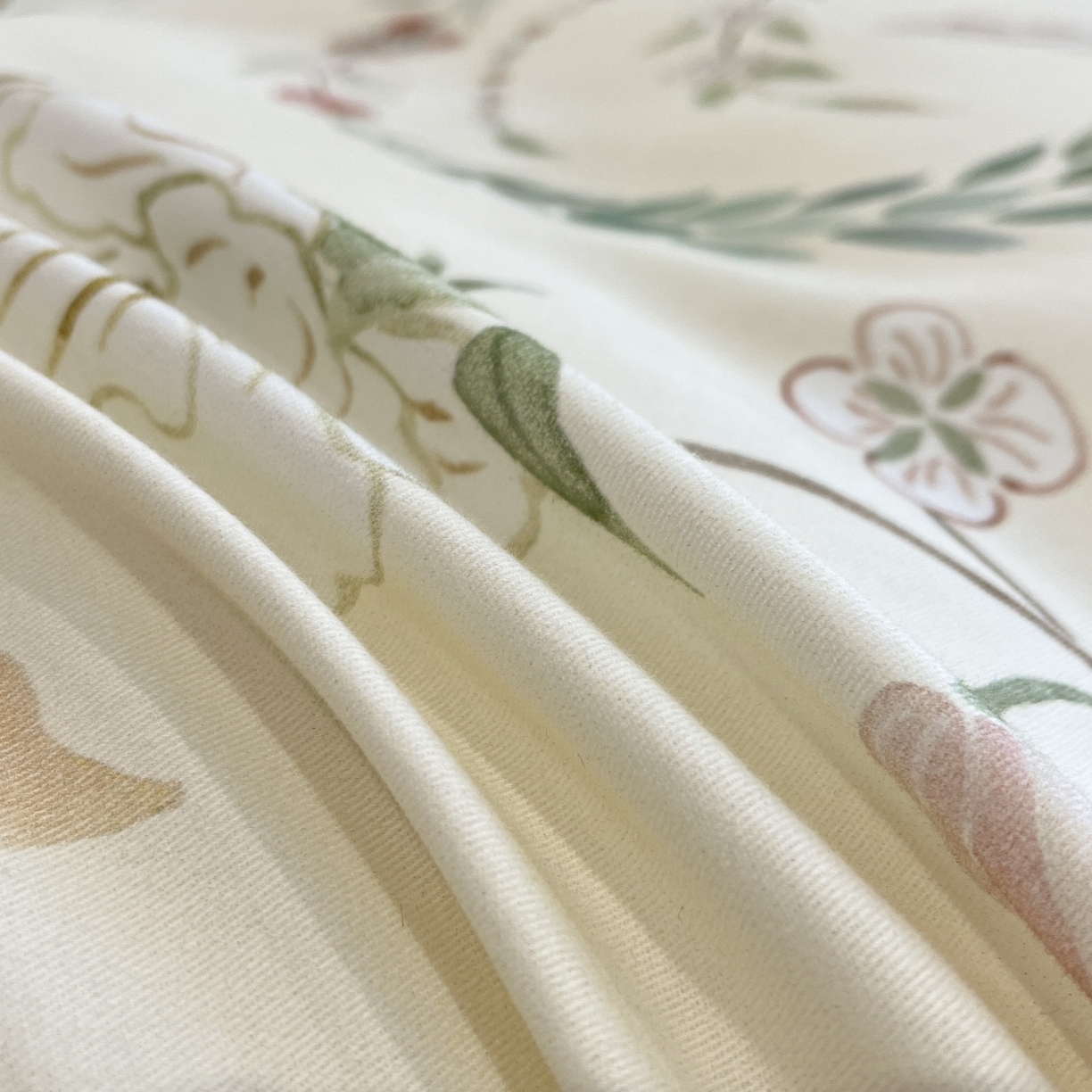 91家纺网 家纺一手货源 找家纺 柏薇 2025新款秋冬新品全棉磨毛印花高定工艺款四件套 艾洛蒂