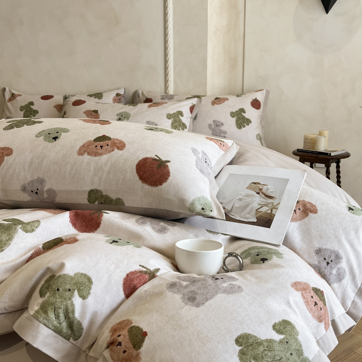 91家纺网 家纺一手货源 找家纺 柏薇 2025新款秋冬新品全棉磨毛印花高定工艺款四件套 拜拜熊