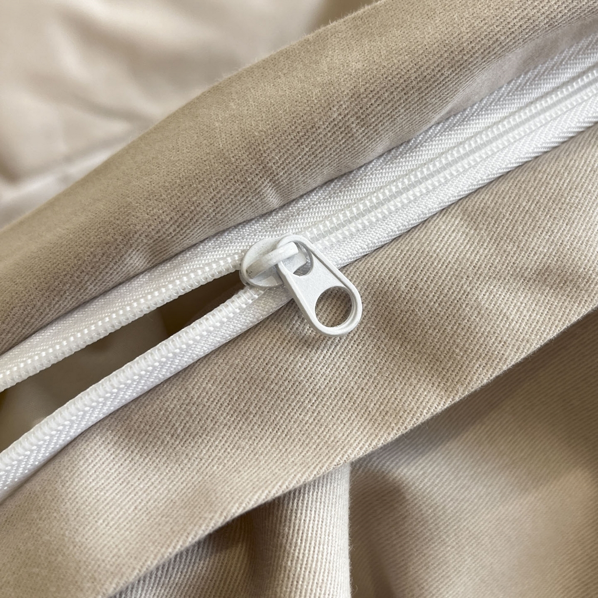 91家纺网 家纺一手货源 找家纺 柏薇 2025新款秋冬新品全棉磨毛印花高定工艺款四件套 拜拜熊