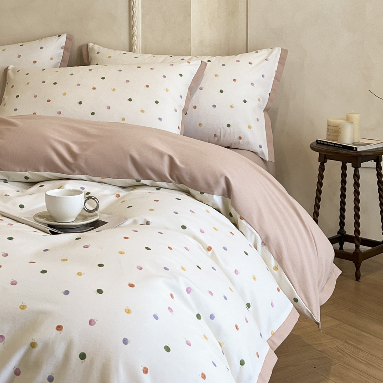 91家纺网 家纺一手货源 找家纺 柏薇 2025新款秋冬新品全棉磨毛印花高定工艺款四件套 斑斓果果