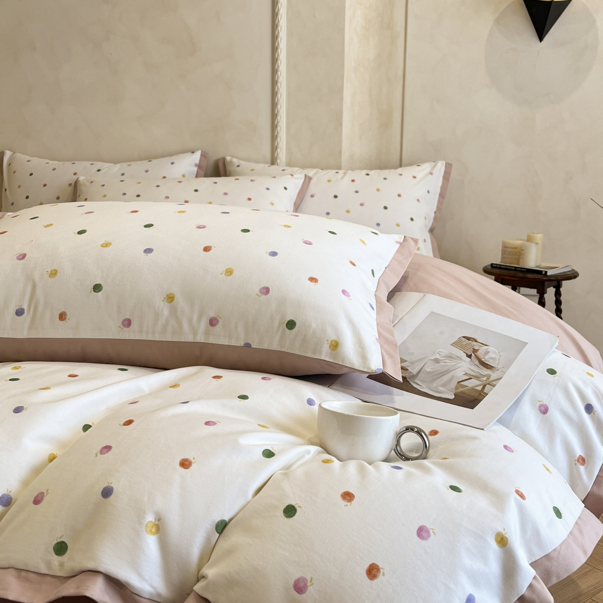 91家纺网 家纺一手货源 找家纺 柏薇 2025新款秋冬新品全棉磨毛印花高定工艺款四件套 斑斓果果