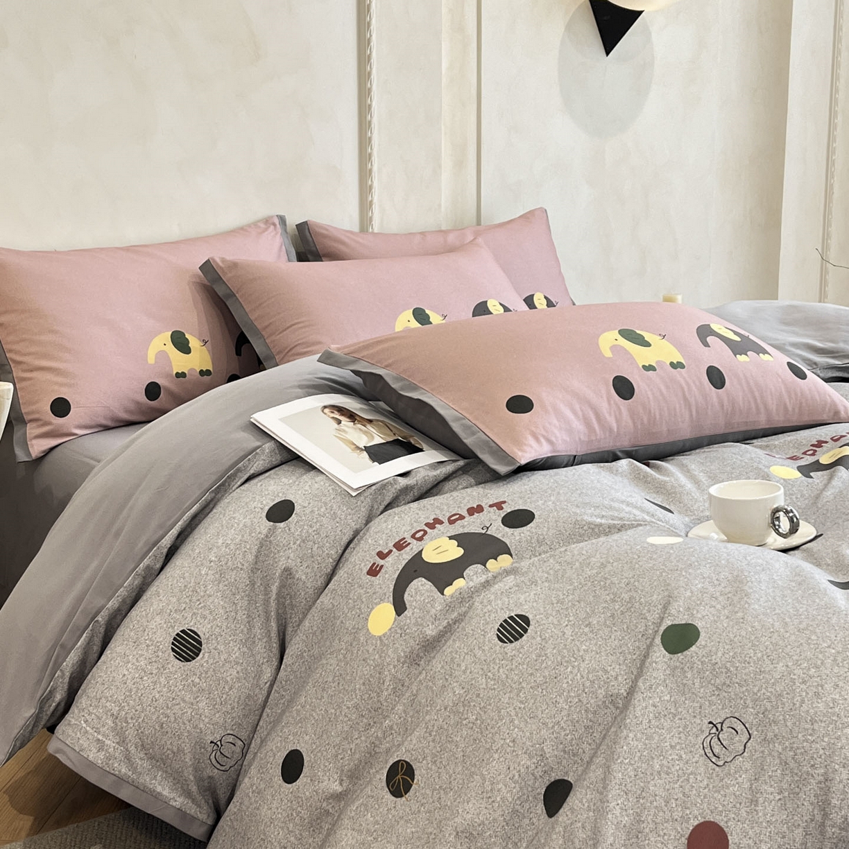 91家纺网 家纺一手货源 找家纺 柏薇 2025新款秋冬新品全棉磨毛印花高定工艺款四件套 波点小象