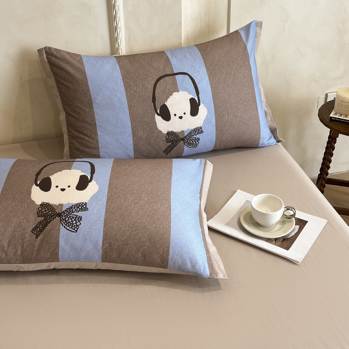 91家纺网 家纺一手货源 找家纺 柏薇 2025新款秋冬新品全棉磨毛印花高定工艺款四件套 节拍狗