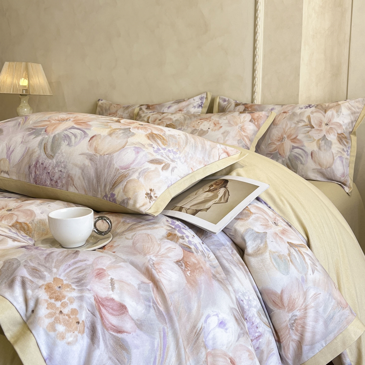 91家纺网 家纺一手货源 找家纺 柏薇 2025新款秋冬新品全棉磨毛印花高定工艺款四件套 卡蜜儿