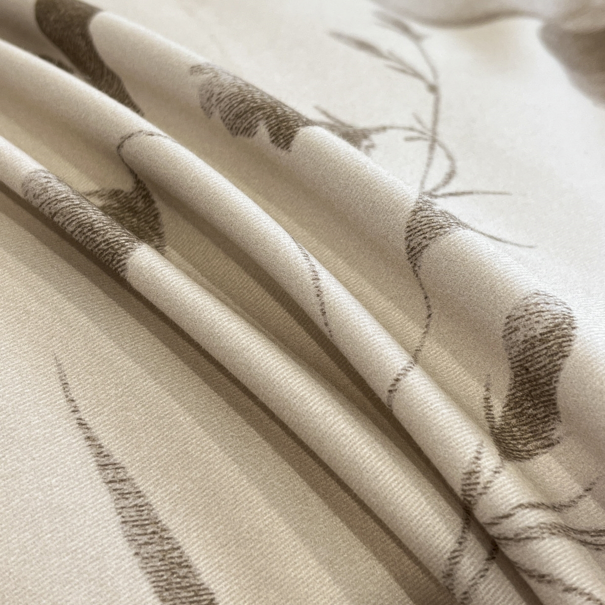 91家纺网 家纺一手货源 找家纺 柏薇 2025新款秋冬新品全棉磨毛印花高定工艺款四件套 玛歌