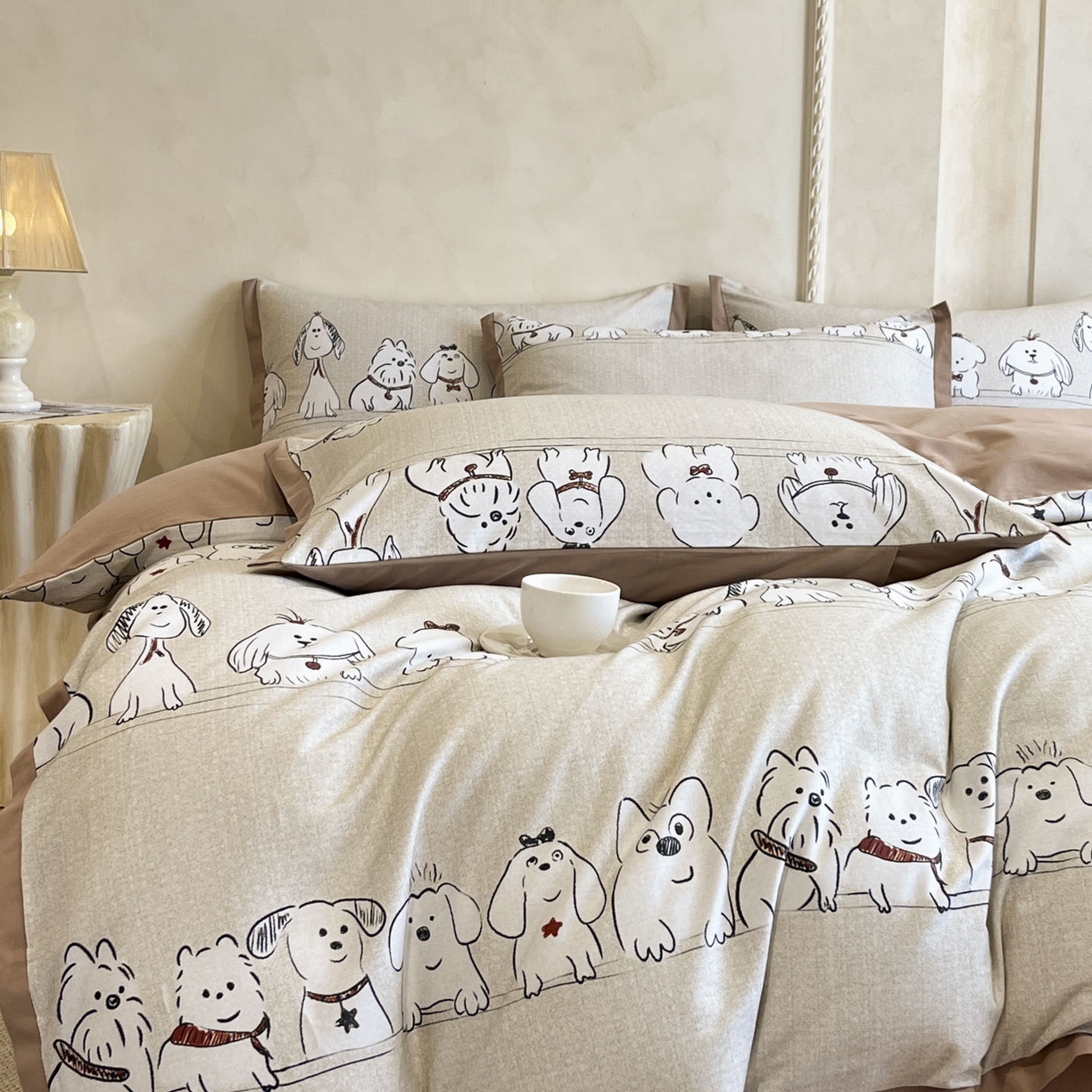 91家纺网 家纺一手货源 找家纺 柏薇 2025新款秋冬新品全棉磨毛印花高定工艺款四件套 排排狗