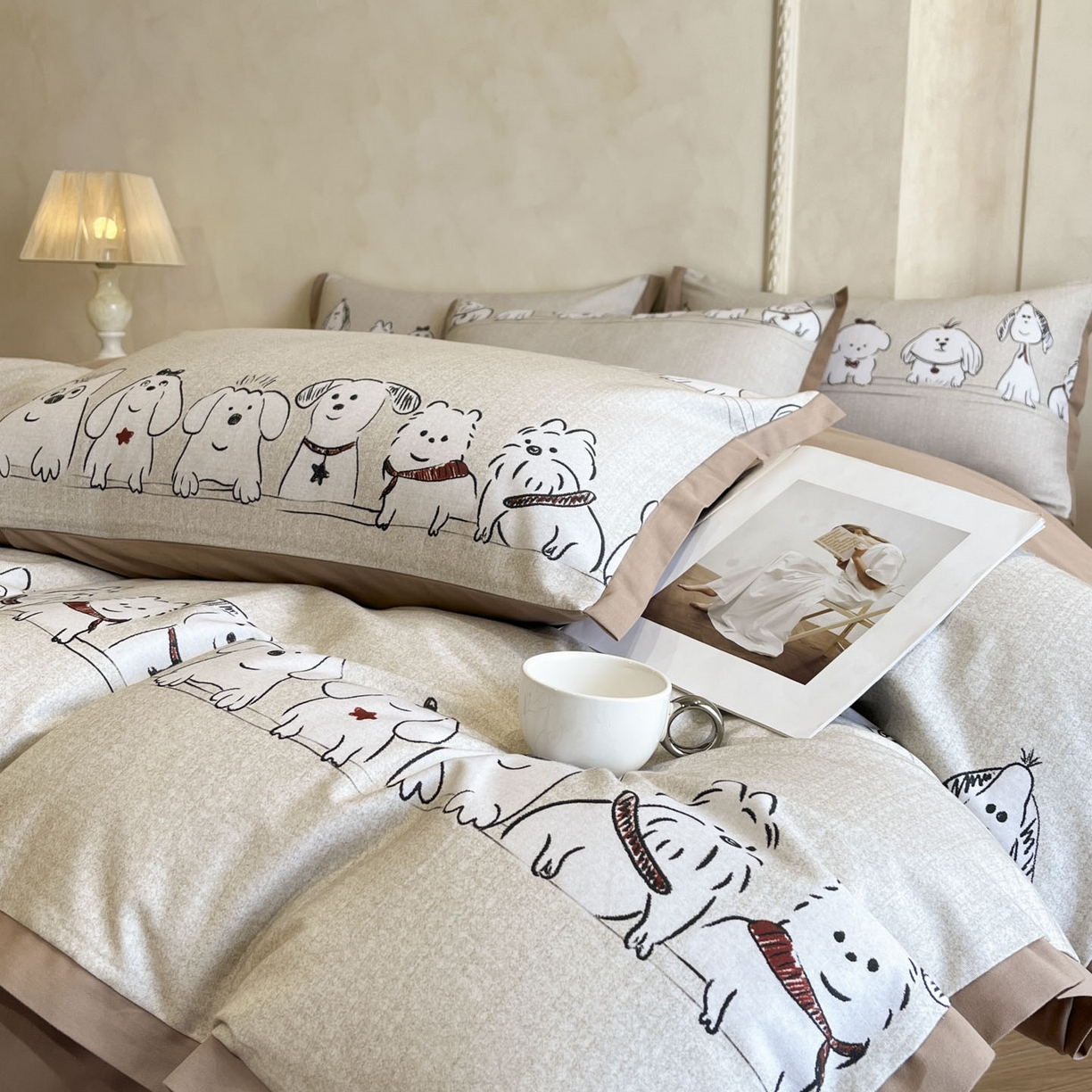 91家纺网 家纺一手货源 找家纺 柏薇 2025新款秋冬新品全棉磨毛印花高定工艺款四件套 排排狗