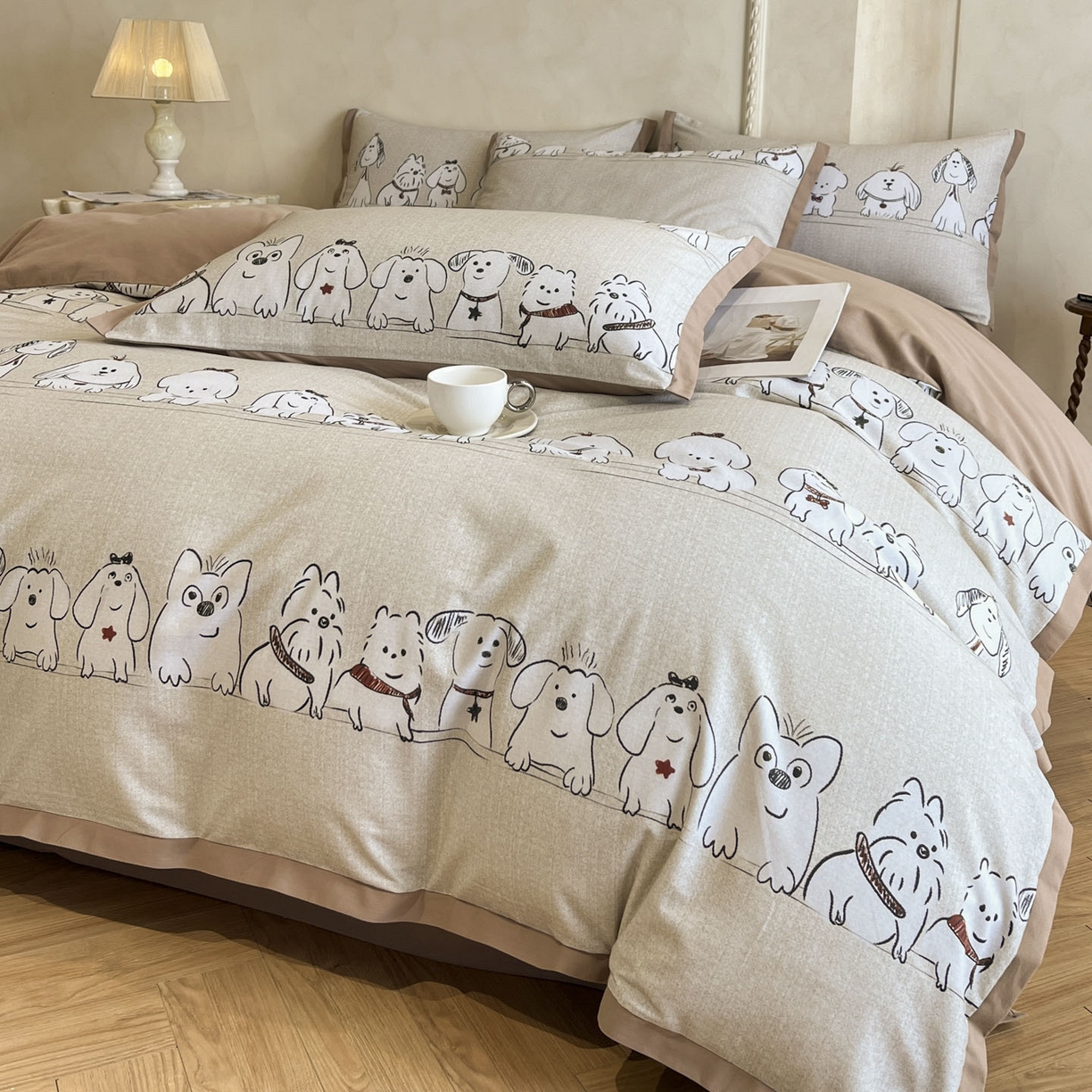 91家纺网 家纺一手货源 找家纺 柏薇 2025新款秋冬新品全棉磨毛印花高定工艺款四件套 排排狗