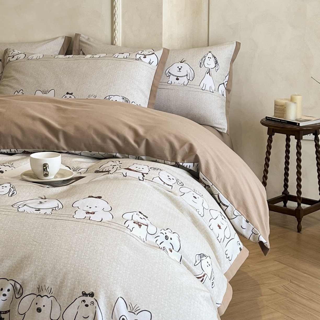 91家纺网 家纺一手货源 找家纺 柏薇 2025新款秋冬新品全棉磨毛印花高定工艺款四件套 排排狗