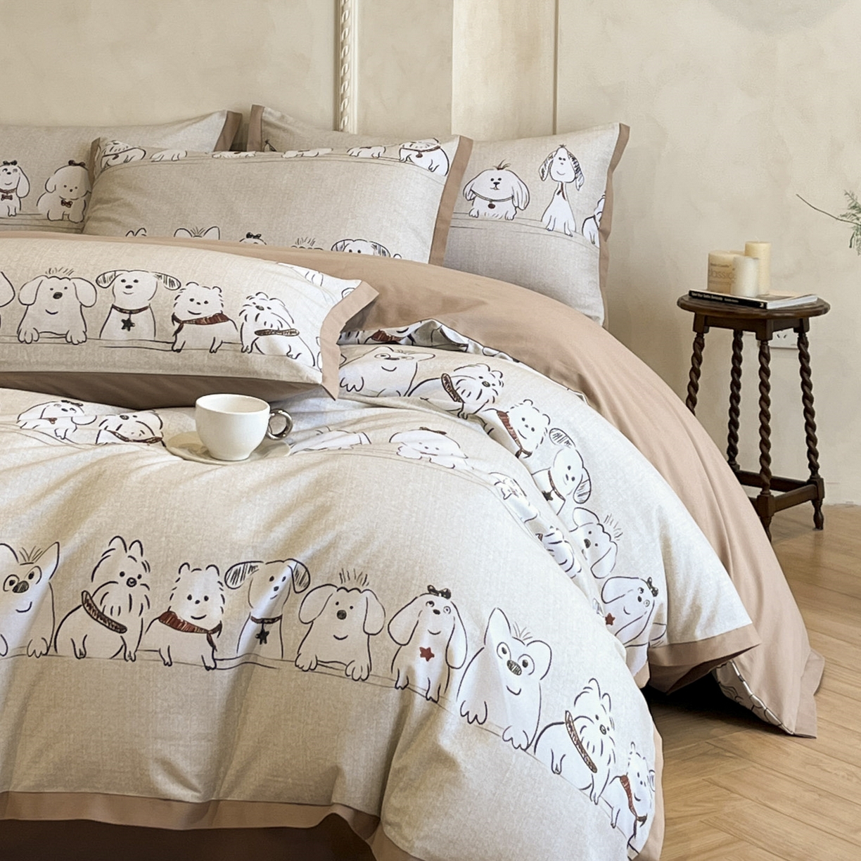 91家纺网 家纺一手货源 找家纺 柏薇 2025新款秋冬新品全棉磨毛印花高定工艺款四件套 排排狗