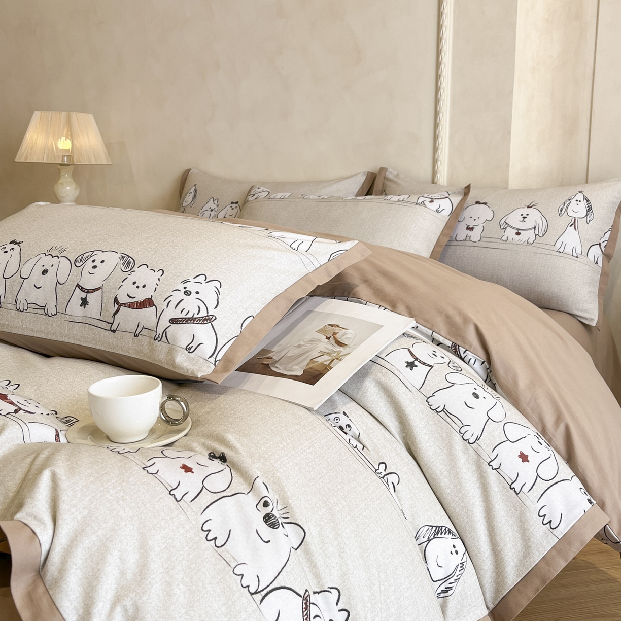 91家纺网 家纺一手货源 找家纺 柏薇 2025新款秋冬新品全棉磨毛印花高定工艺款四件套 排排狗