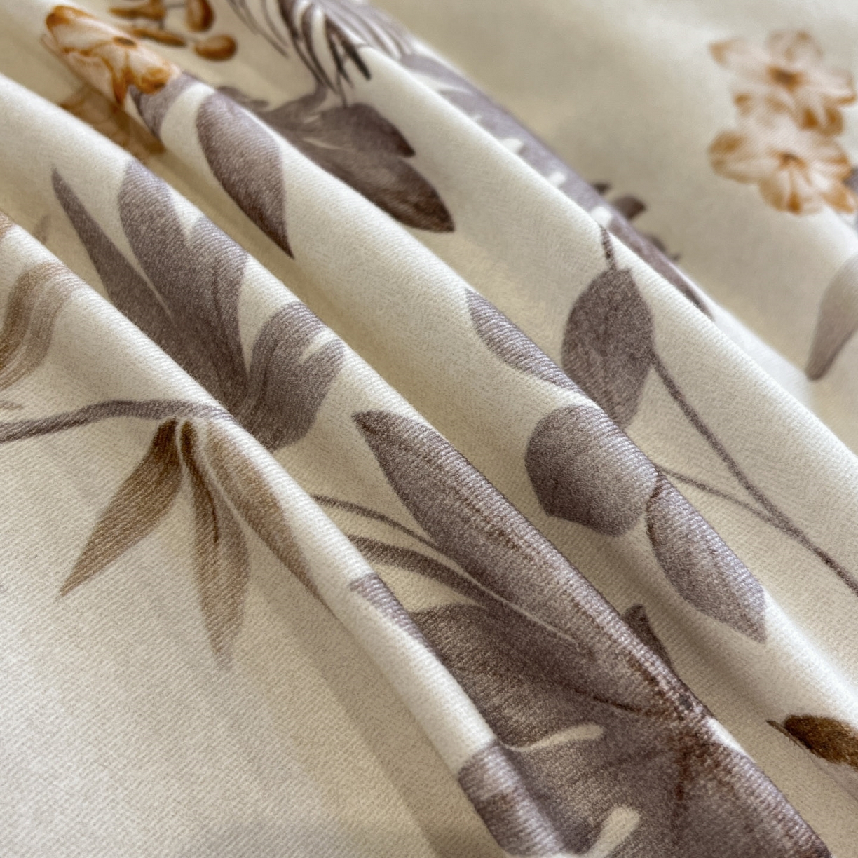 91家纺网 家纺一手货源 找家纺 柏薇 2025新款秋冬新品全棉磨毛印花高定工艺款四件套 塞莱斯特