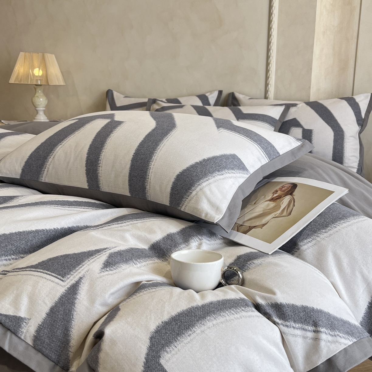 91家纺网 家纺一手货源 找家纺 柏薇 2025新款秋冬新品全棉磨毛印花高定工艺款四件套 塞纳斯