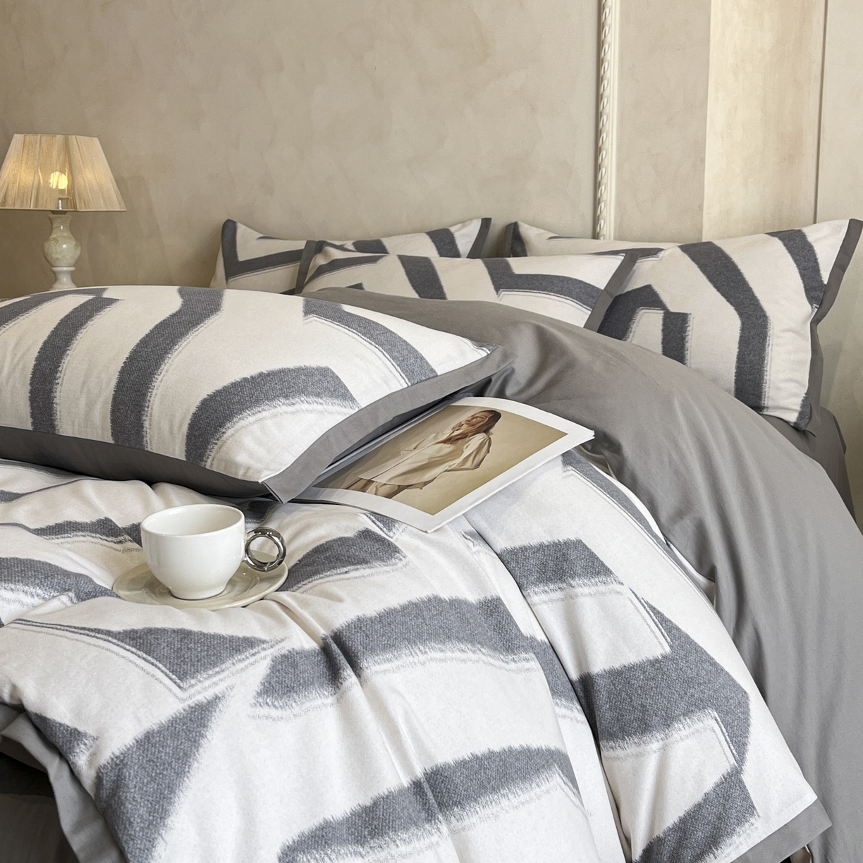 91家纺网 家纺一手货源 找家纺 柏薇 2025新款秋冬新品全棉磨毛印花高定工艺款四件套 塞纳斯