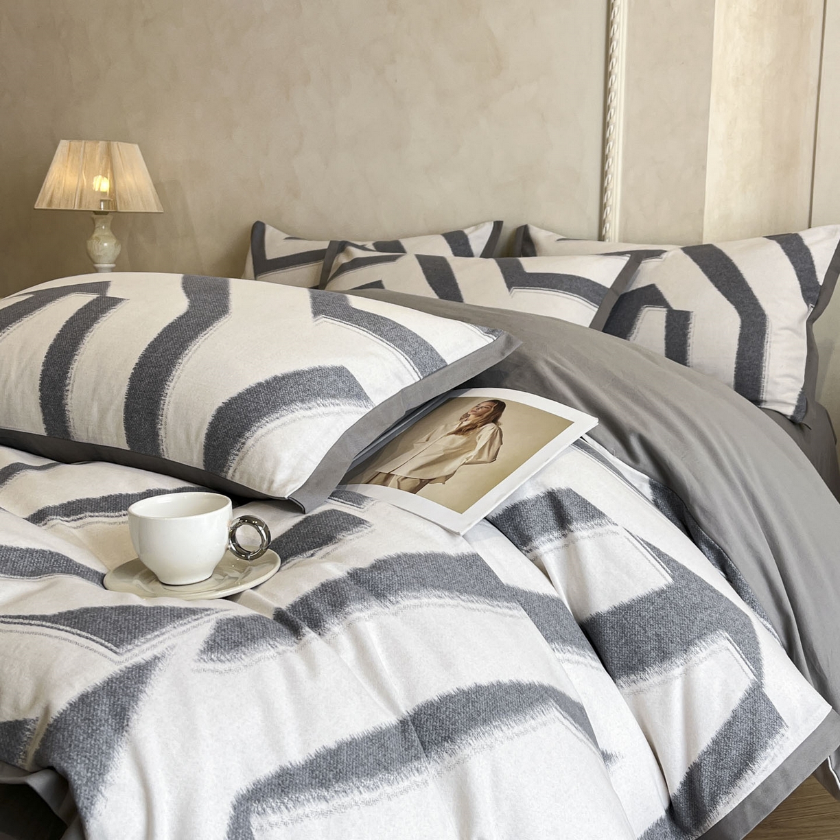 91家纺网 家纺一手货源 找家纺 柏薇 2025新款秋冬新品全棉磨毛印花高定工艺款四件套 塞纳斯