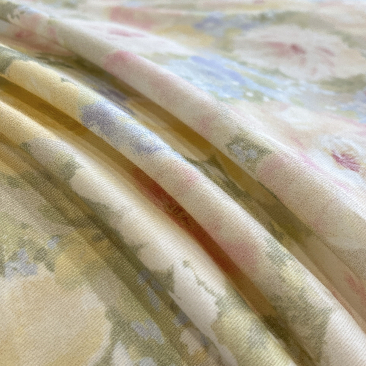 91家纺网 家纺一手货源 找家纺 柏薇 2025新款秋冬新品全棉磨毛印花高定工艺款四件套 瞳萌