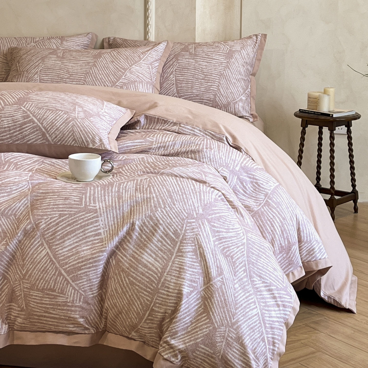 91家纺网 家纺一手货源 找家纺 柏薇 2025新款秋冬新品全棉磨毛印花高定工艺款四件套 睕晚