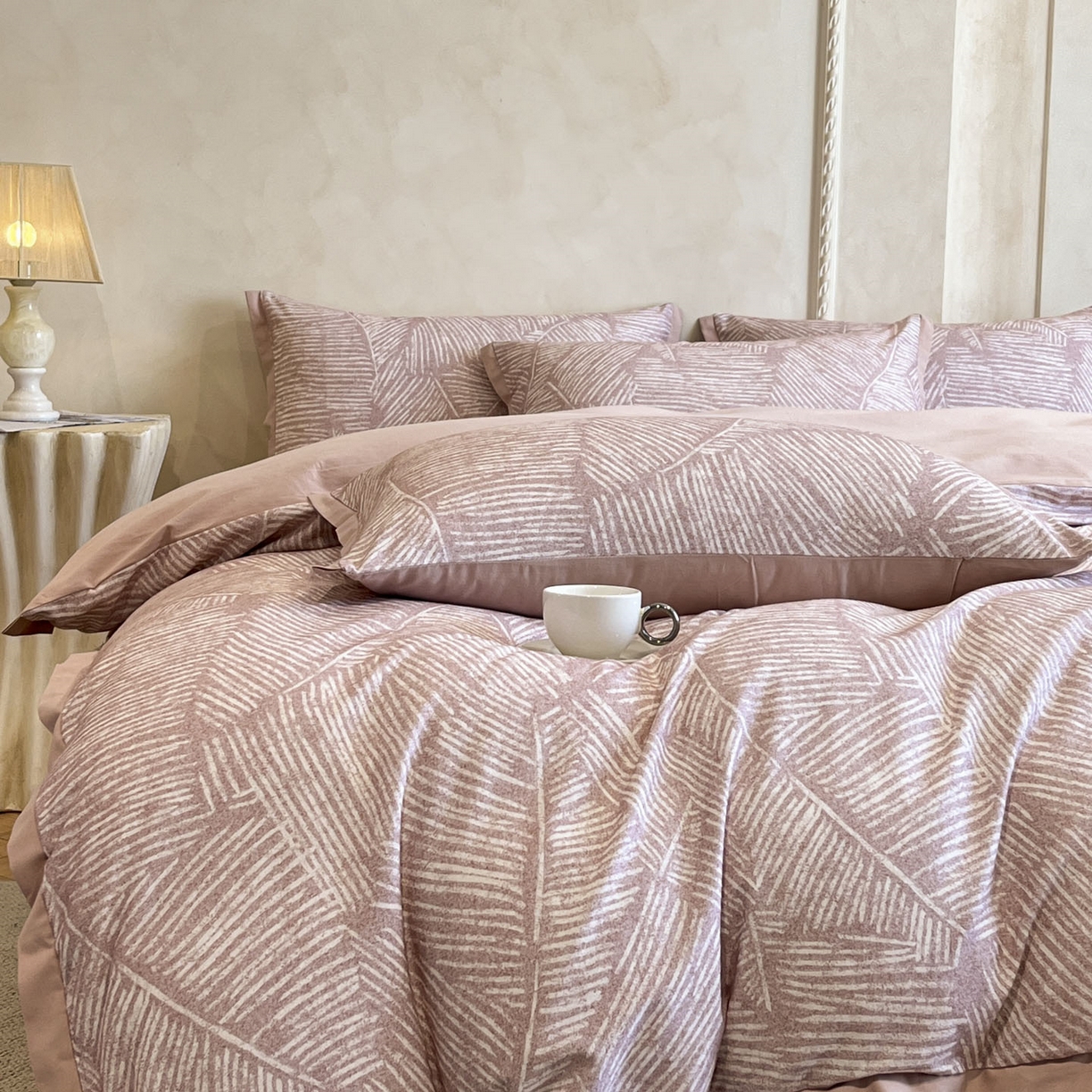 91家纺网 家纺一手货源 找家纺 柏薇 2025新款秋冬新品全棉磨毛印花高定工艺款四件套 睕晚