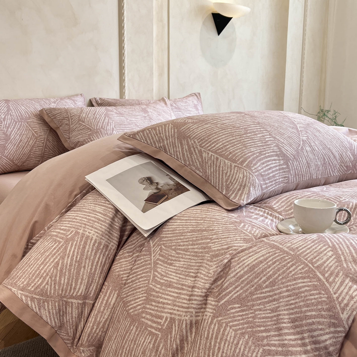 91家纺网 家纺一手货源 找家纺 柏薇 2025新款秋冬新品全棉磨毛印花高定工艺款四件套 睕晚