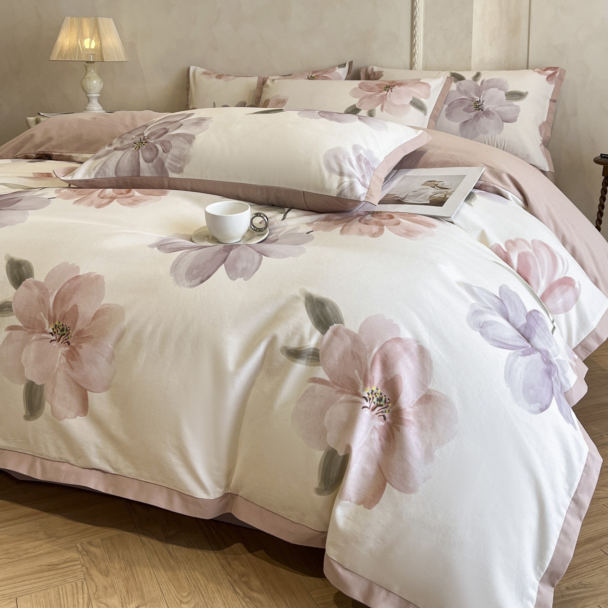 91家纺网 家纺一手货源 找家纺 柏薇 2025新款秋冬新品全棉磨毛印花高定工艺款四件套 夏莉