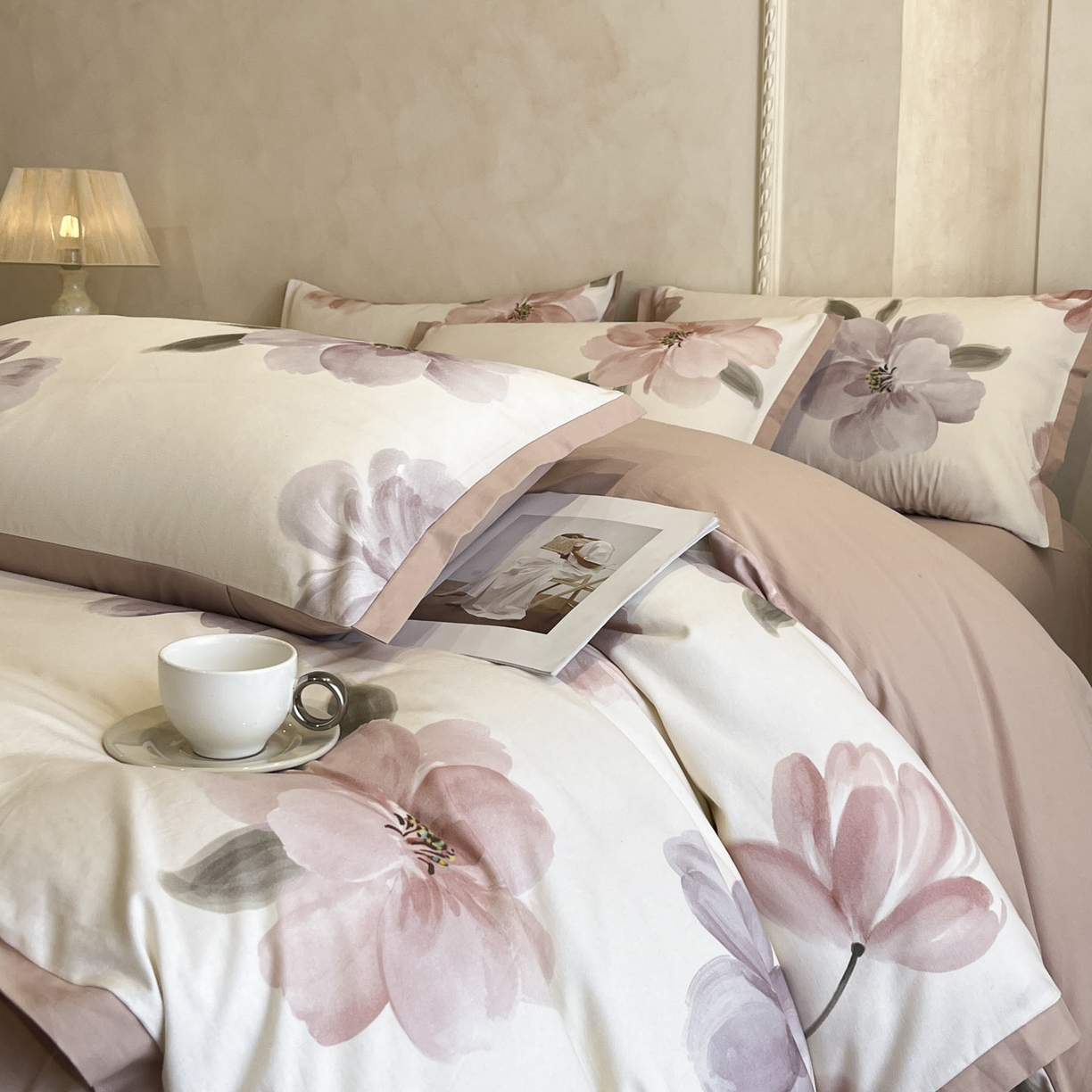 91家纺网 家纺一手货源 找家纺 柏薇 2025新款秋冬新品全棉磨毛印花高定工艺款四件套 夏莉