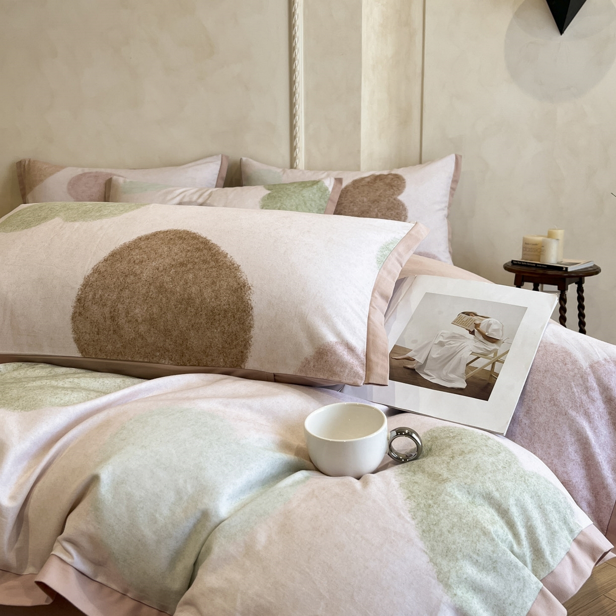 91家纺网 家纺一手货源 找家纺 柏薇 2025新款秋冬新品全棉磨毛印花高定工艺款四件套 心心恋