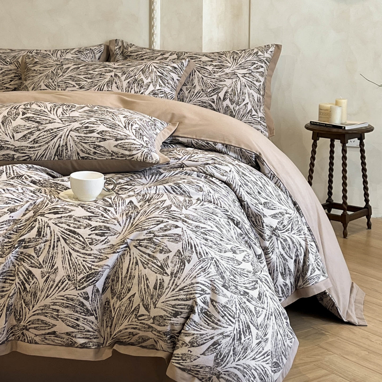 91家纺网 家纺一手货源 找家纺 柏薇 2025新款秋冬新品全棉磨毛印花高定工艺款四件套 渊默