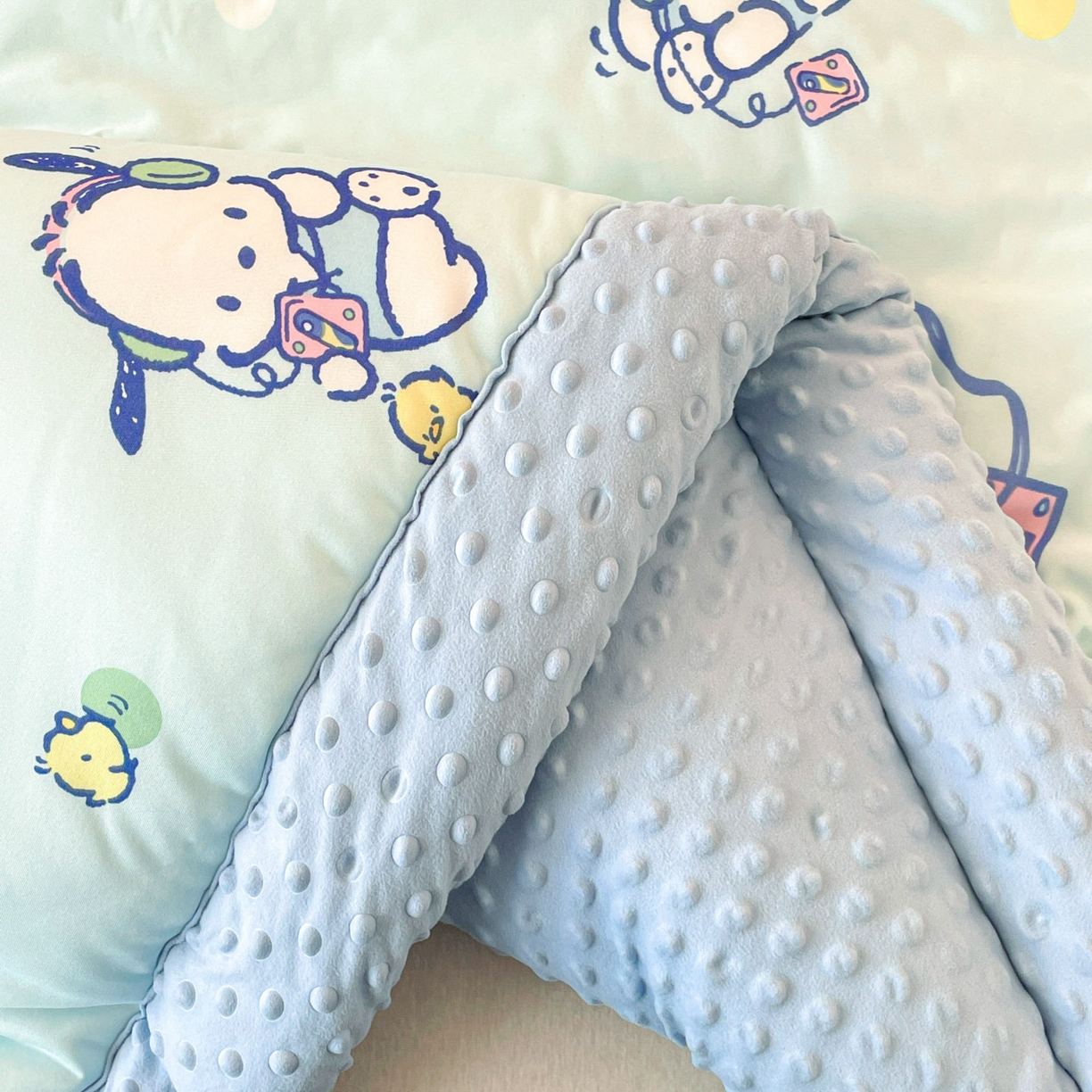 91家纺网 家纺一手货源 找家纺 花满路 2025新款儿童秋冬豆豆被 酷仔卡帕狗