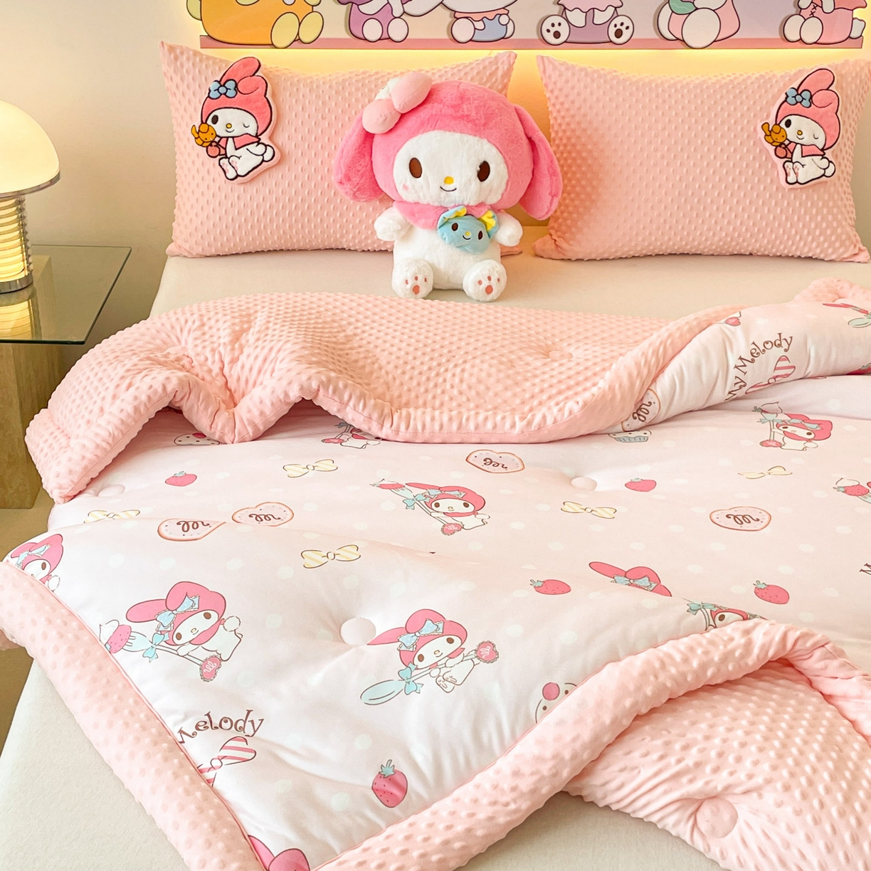 91家纺网 家纺一手货源 找家纺 花满路 2025新款儿童秋冬豆豆被 莓莓美乐蒂