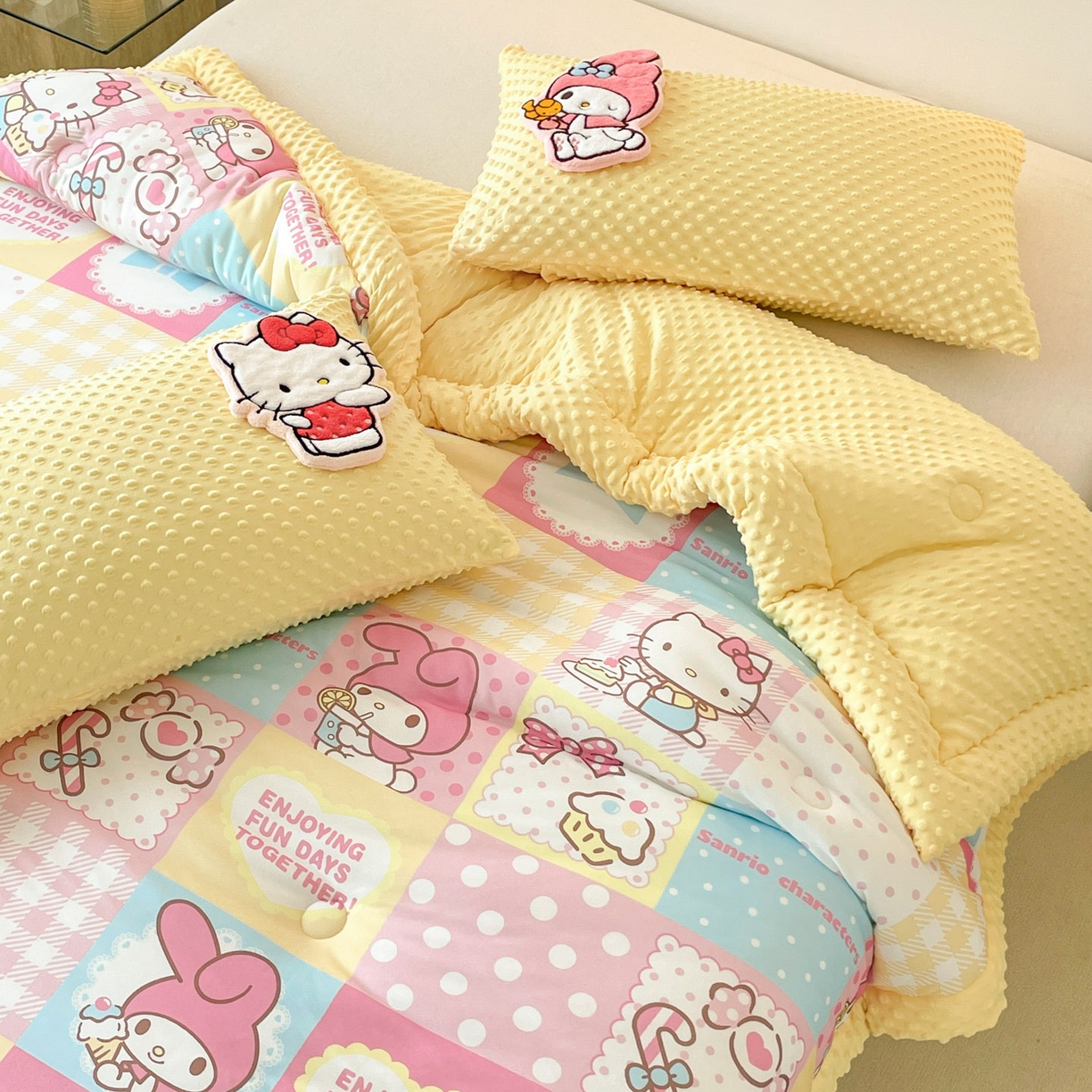 91家纺网 家纺一手货源 找家纺 花满路 2025新款儿童秋冬豆豆被 甜筒美乐蒂