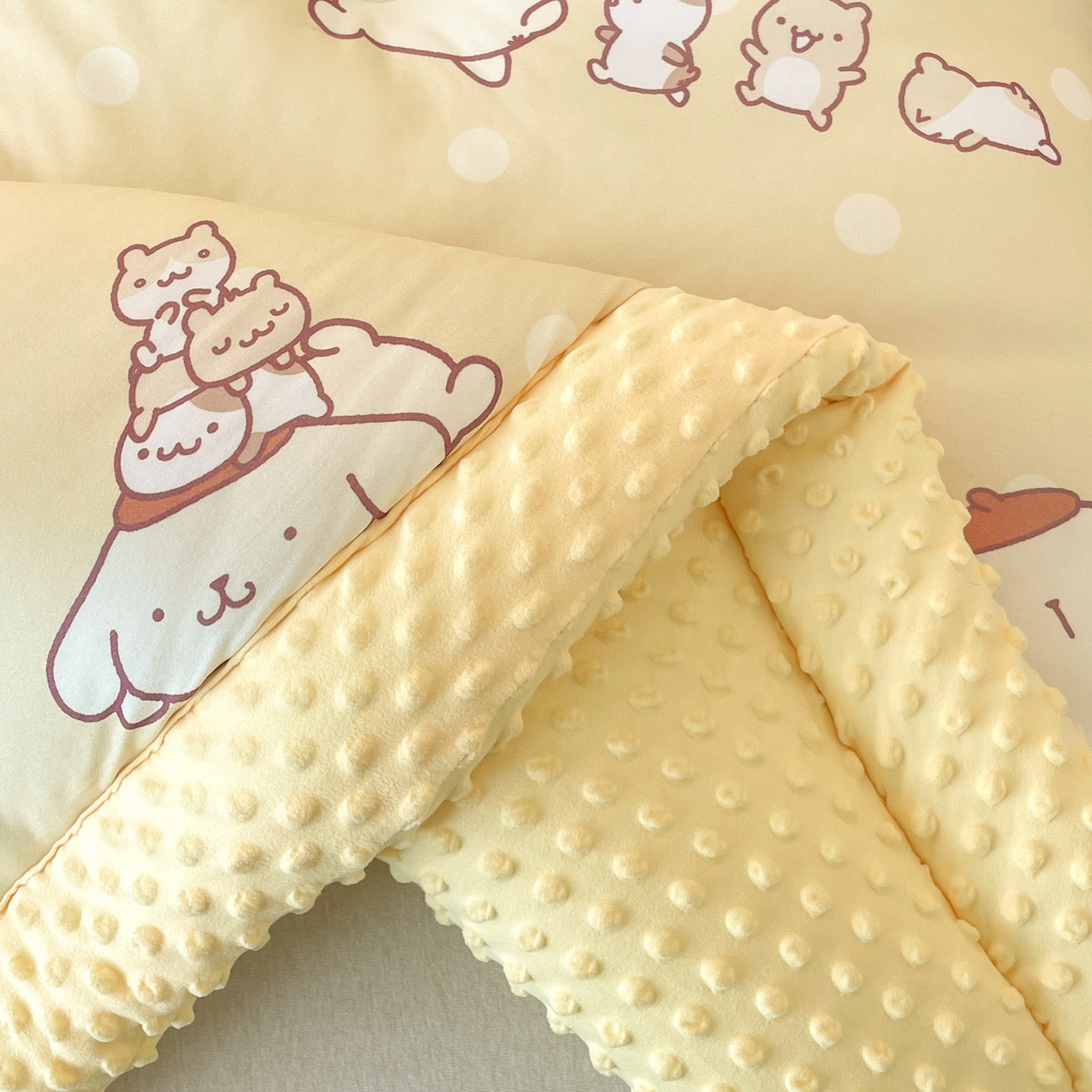 91家纺网 家纺一手货源 找家纺 花满路 2025新款儿童秋冬豆豆被 温暖布丁狗