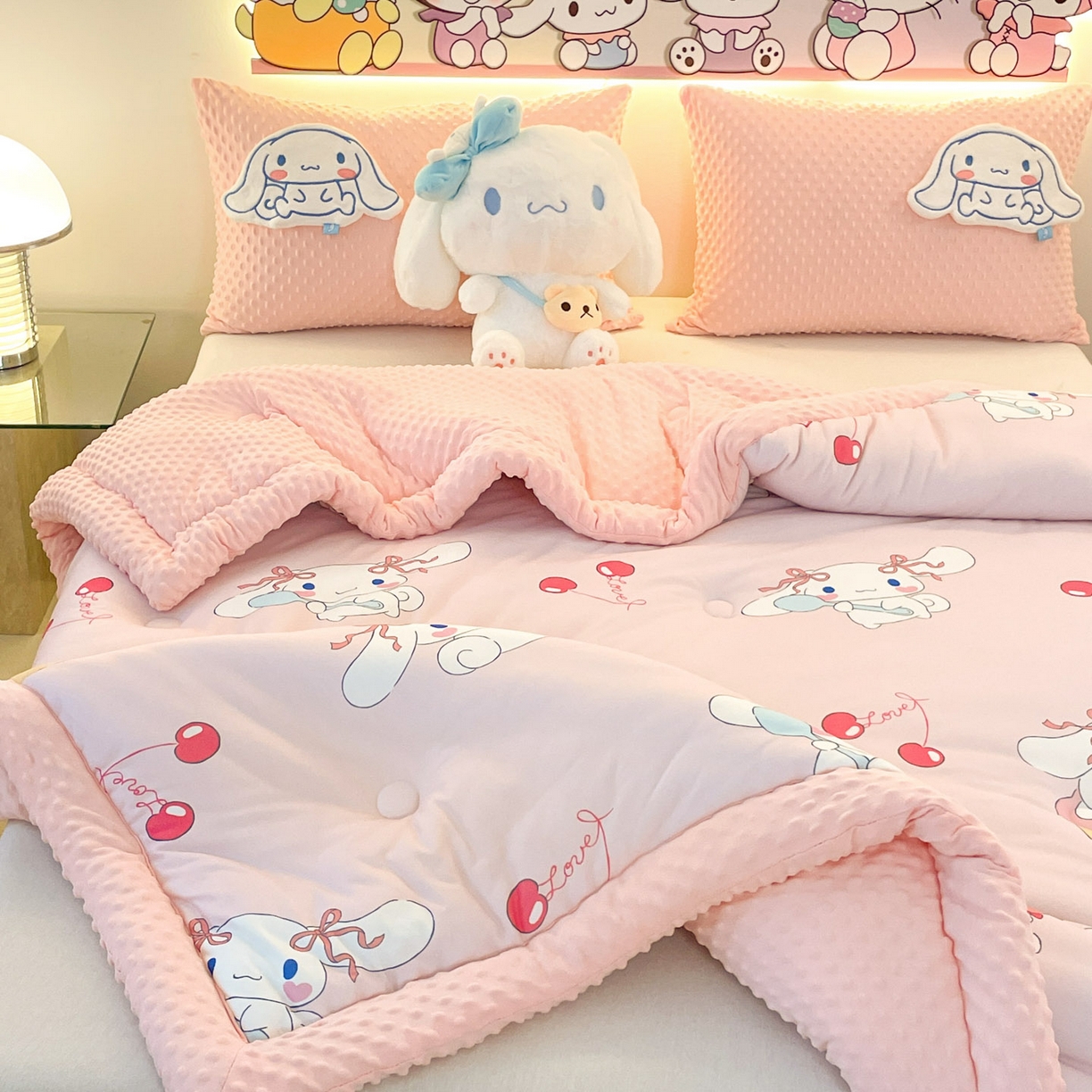 91家纺网 家纺一手货源 找家纺 花满路 2025新款儿童秋冬豆豆被 樱桃大耳狗